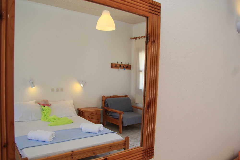Zacharakis Kamari (Santorini)