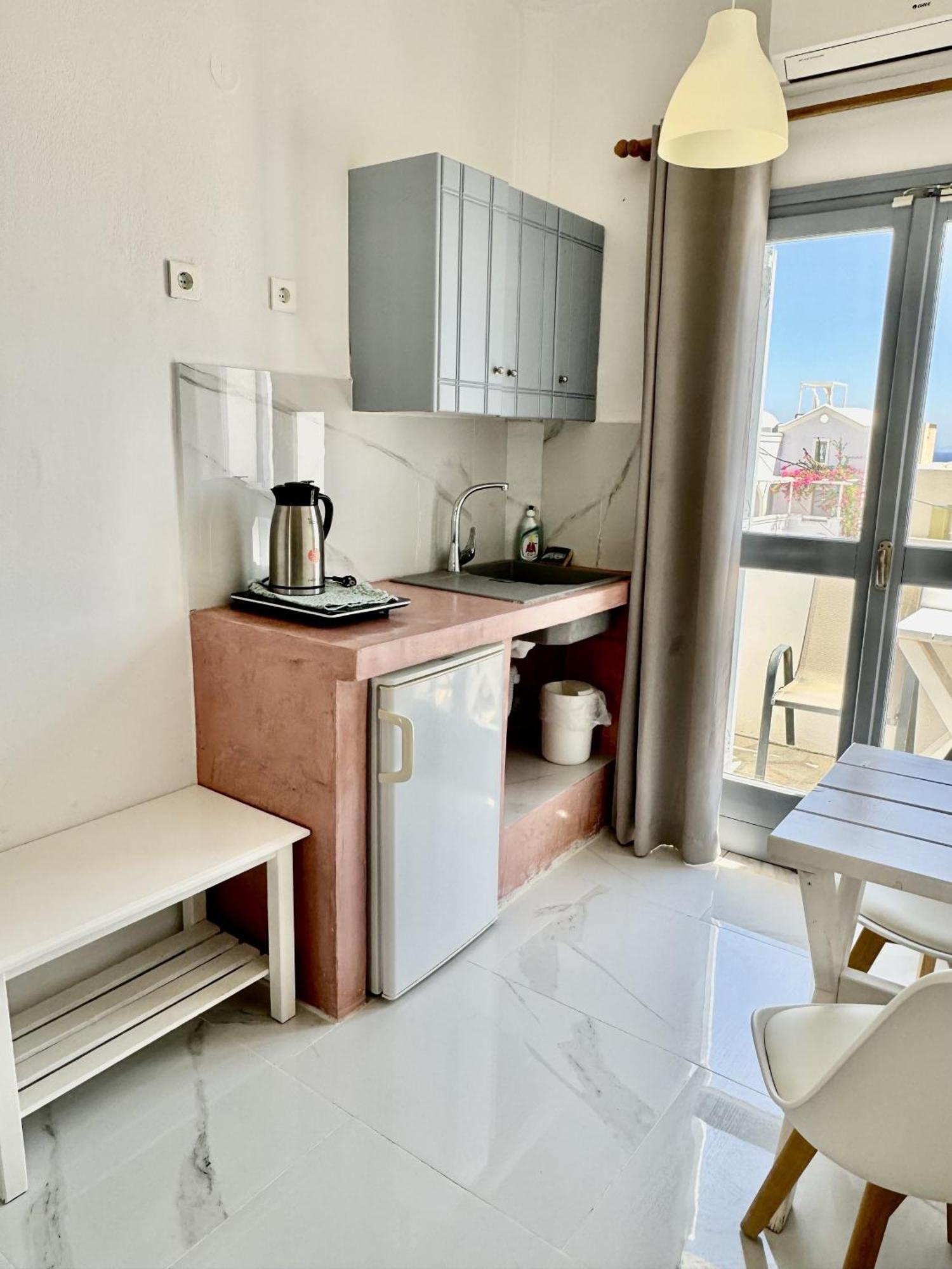 Zacharakis Kamari (Santorini)